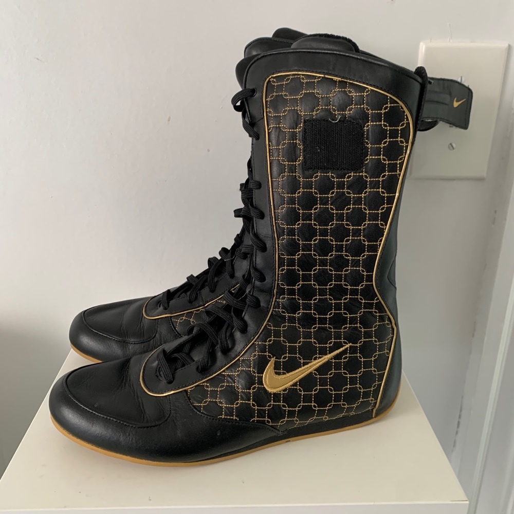 Nike | Women’s 7.5 Black/Gold Boots